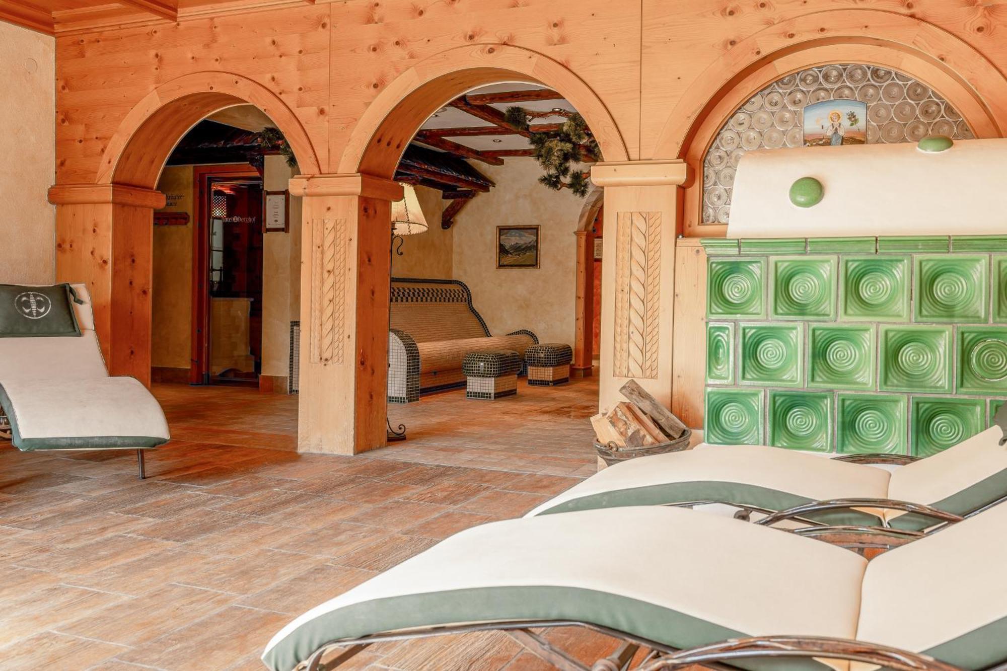 Hotel Berghof นอยชติฟ อิม ชตูไปทัล ภายนอก รูปภาพ
