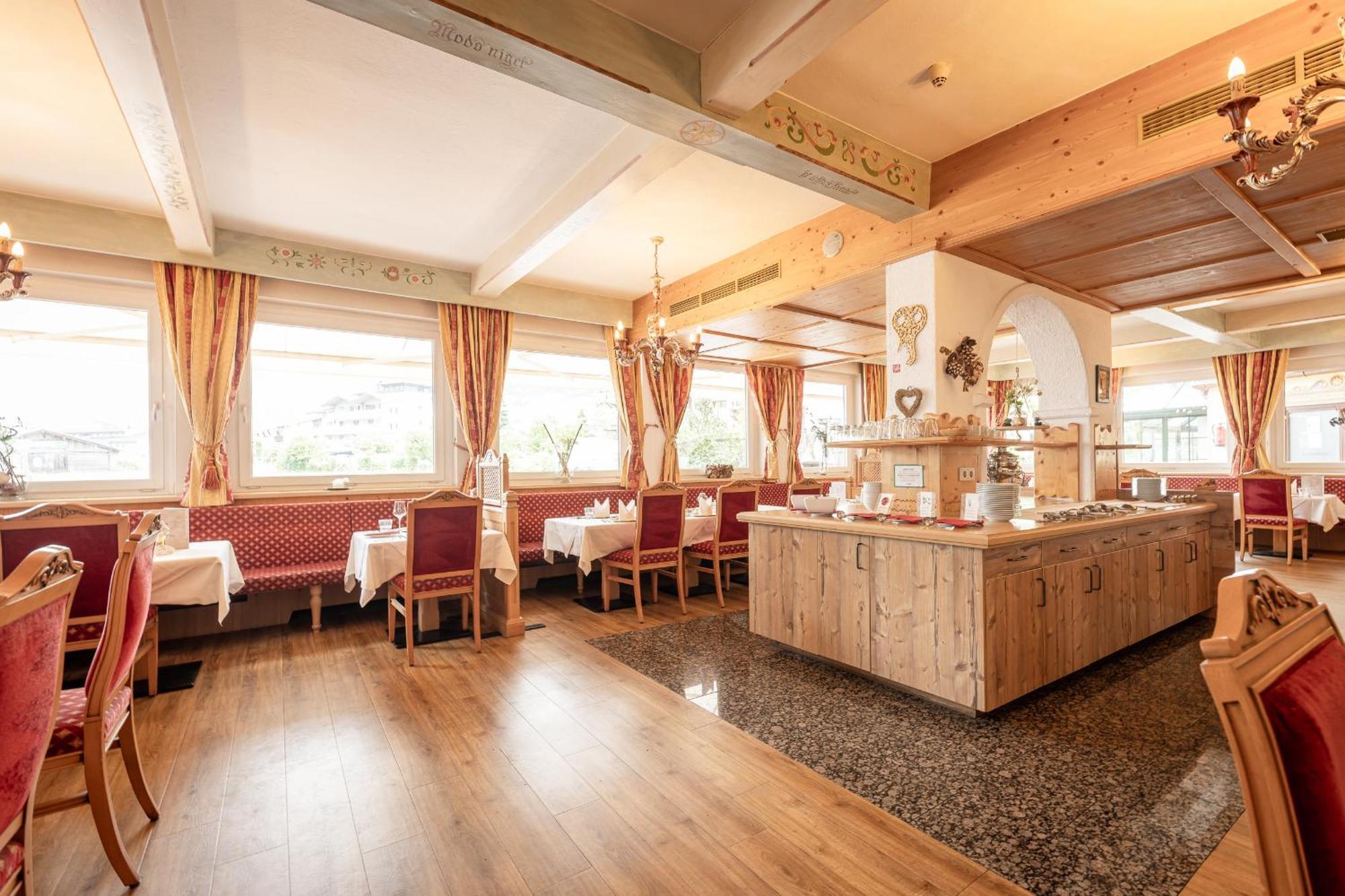 Hotel Berghof นอยชติฟ อิม ชตูไปทัล ภายนอก รูปภาพ