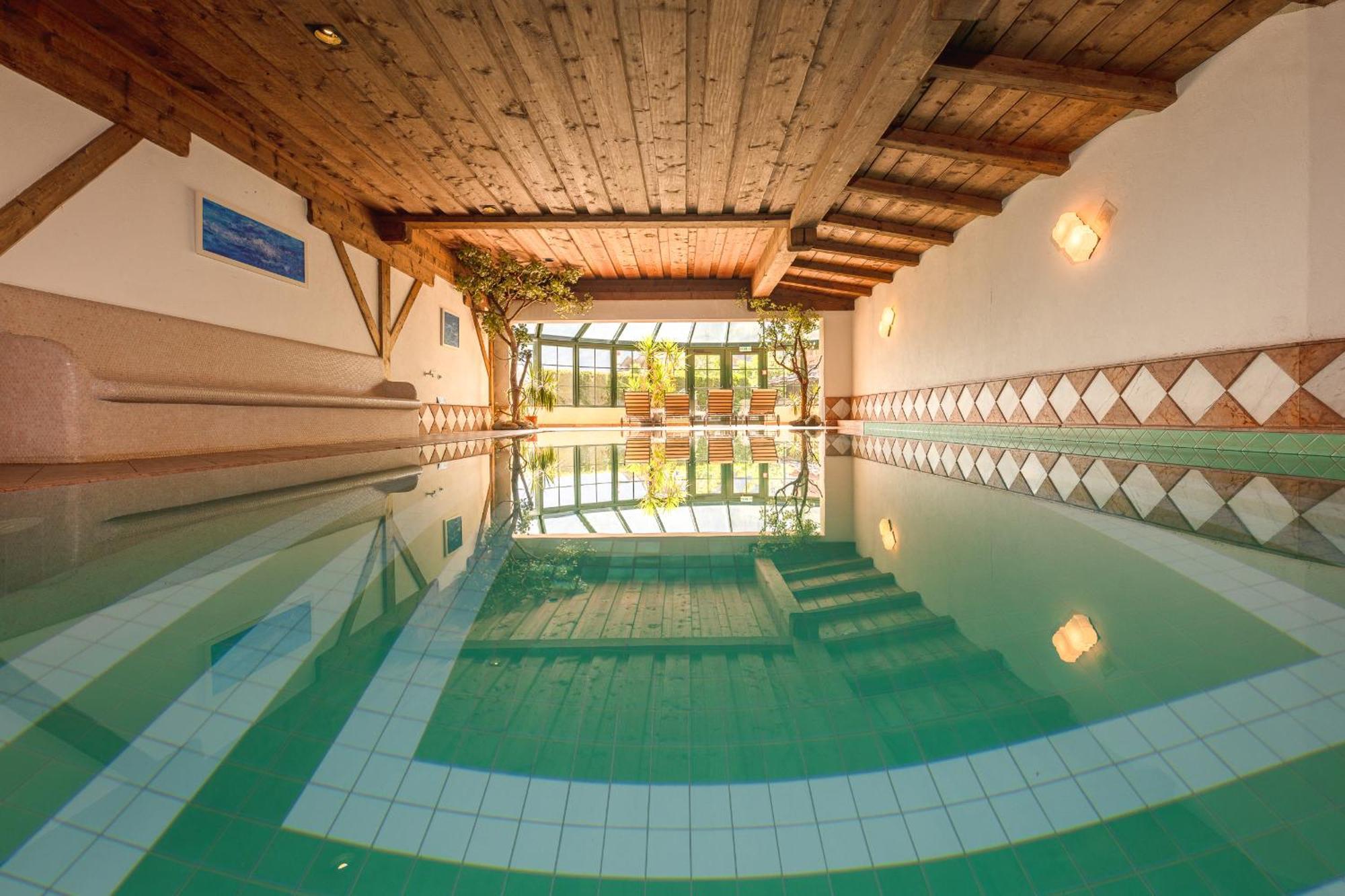 Hotel Berghof นอยชติฟ อิม ชตูไปทัล ภายนอก รูปภาพ