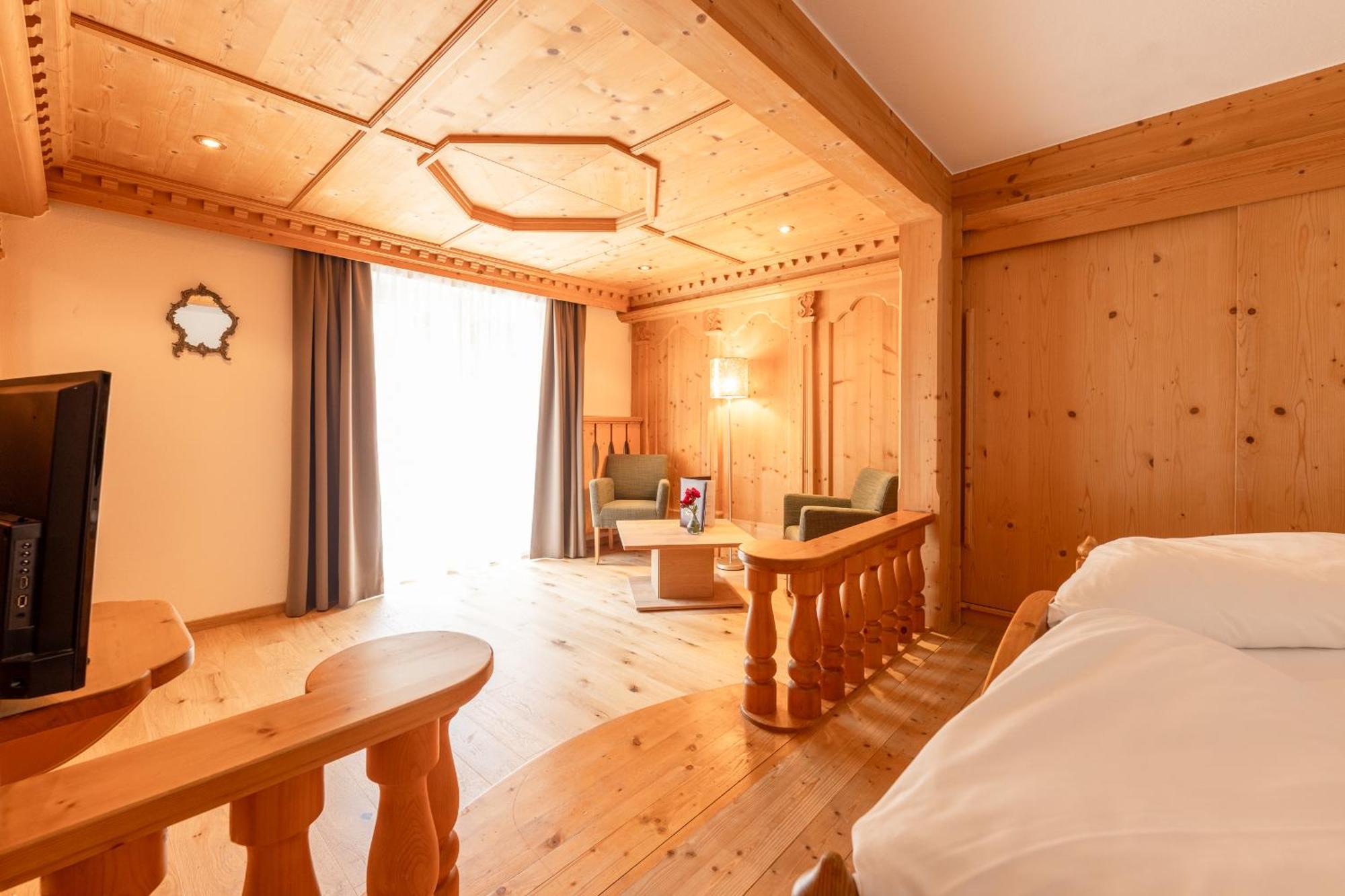 Hotel Berghof นอยชติฟ อิม ชตูไปทัล ภายนอก รูปภาพ