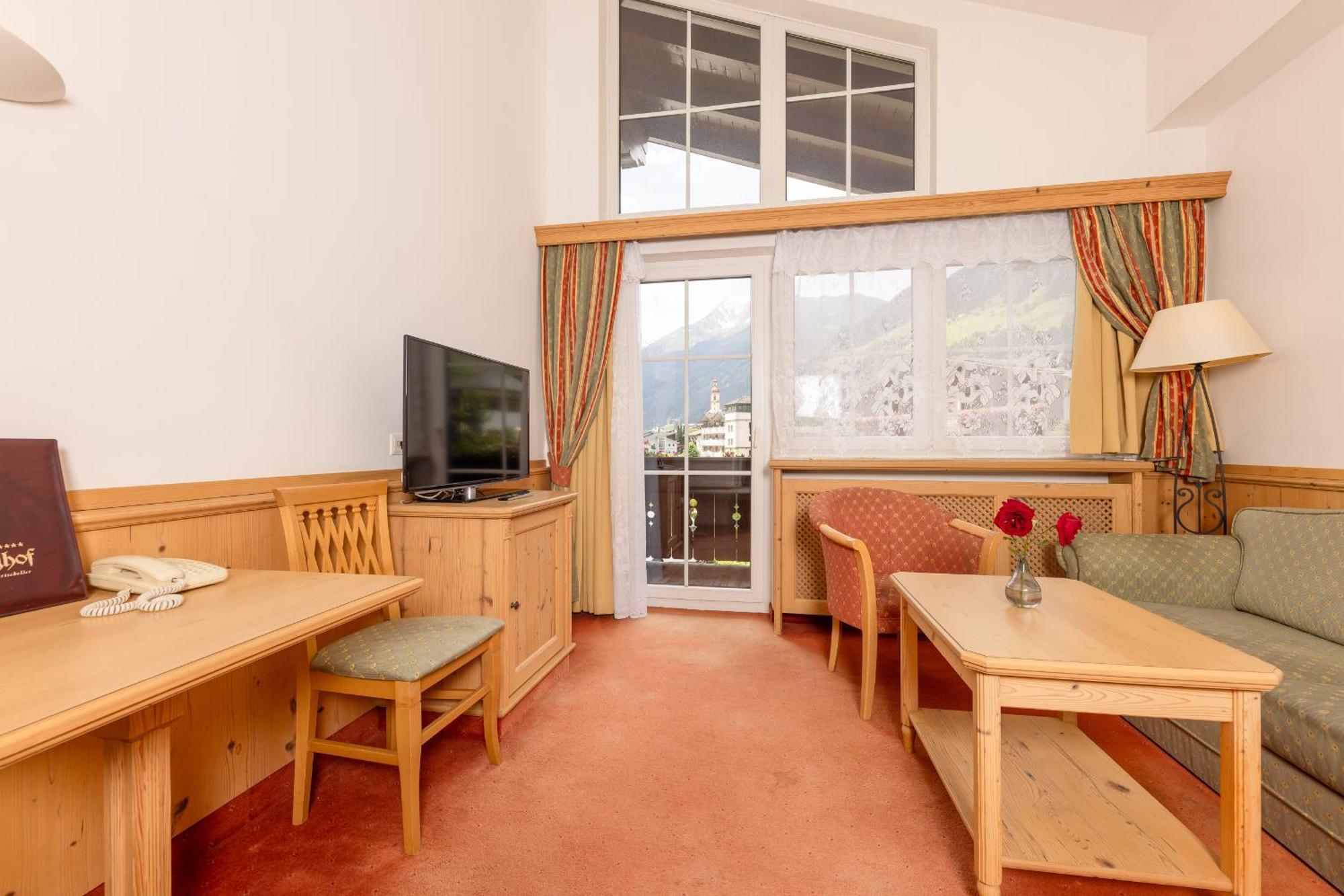 Hotel Berghof นอยชติฟ อิม ชตูไปทัล ภายนอก รูปภาพ