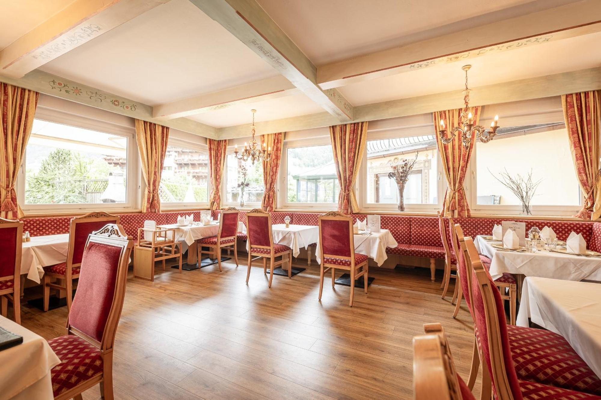 Hotel Berghof นอยชติฟ อิม ชตูไปทัล ภายนอก รูปภาพ