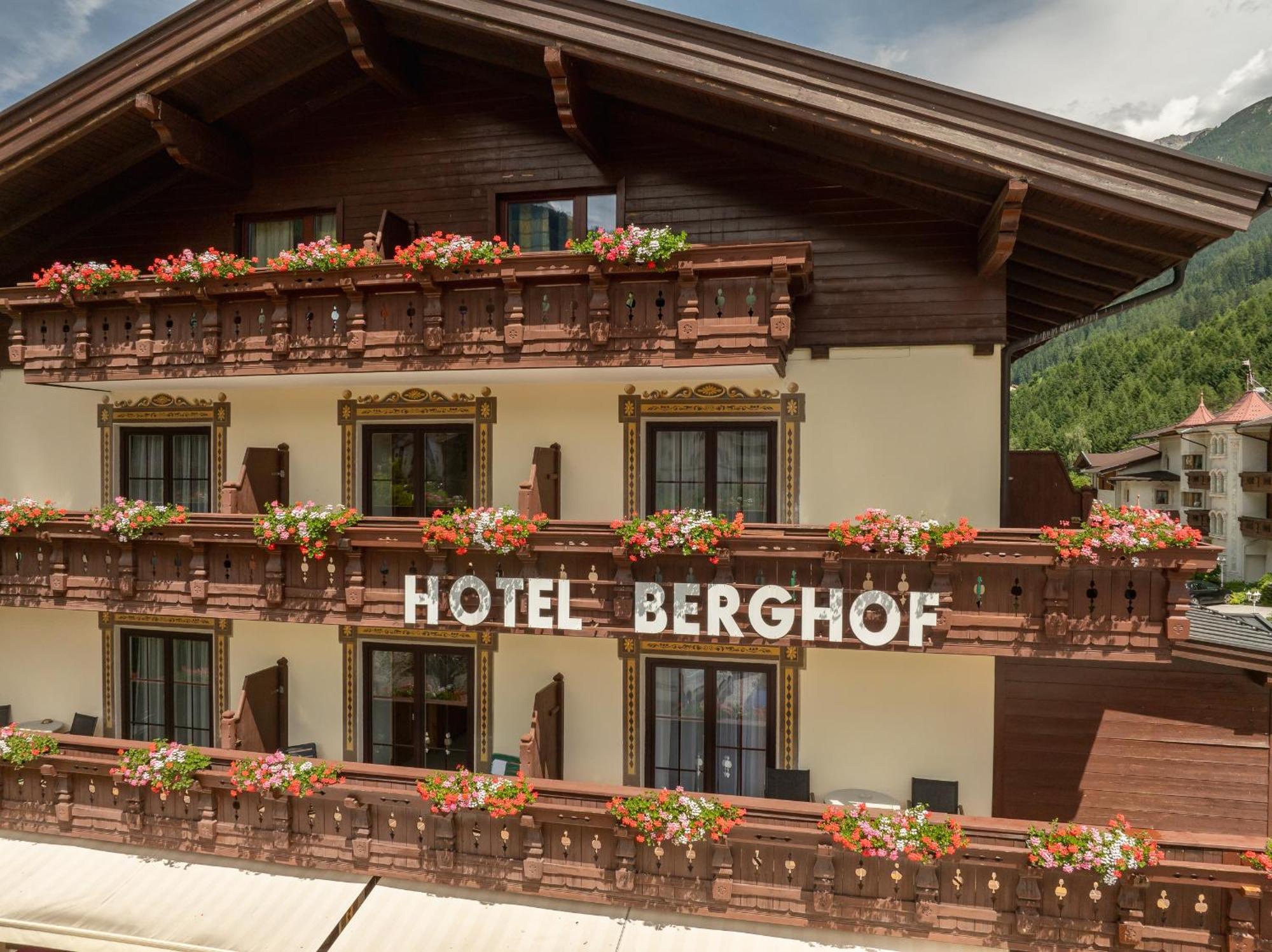 Hotel Berghof นอยชติฟ อิม ชตูไปทัล ภายนอก รูปภาพ