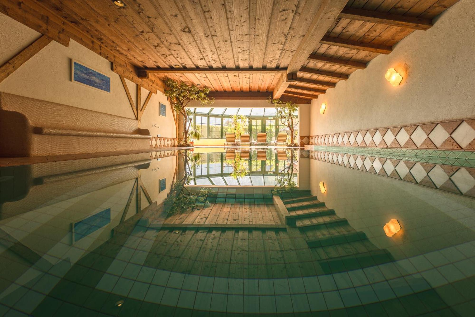 Hotel Berghof นอยชติฟ อิม ชตูไปทัล ภายนอก รูปภาพ