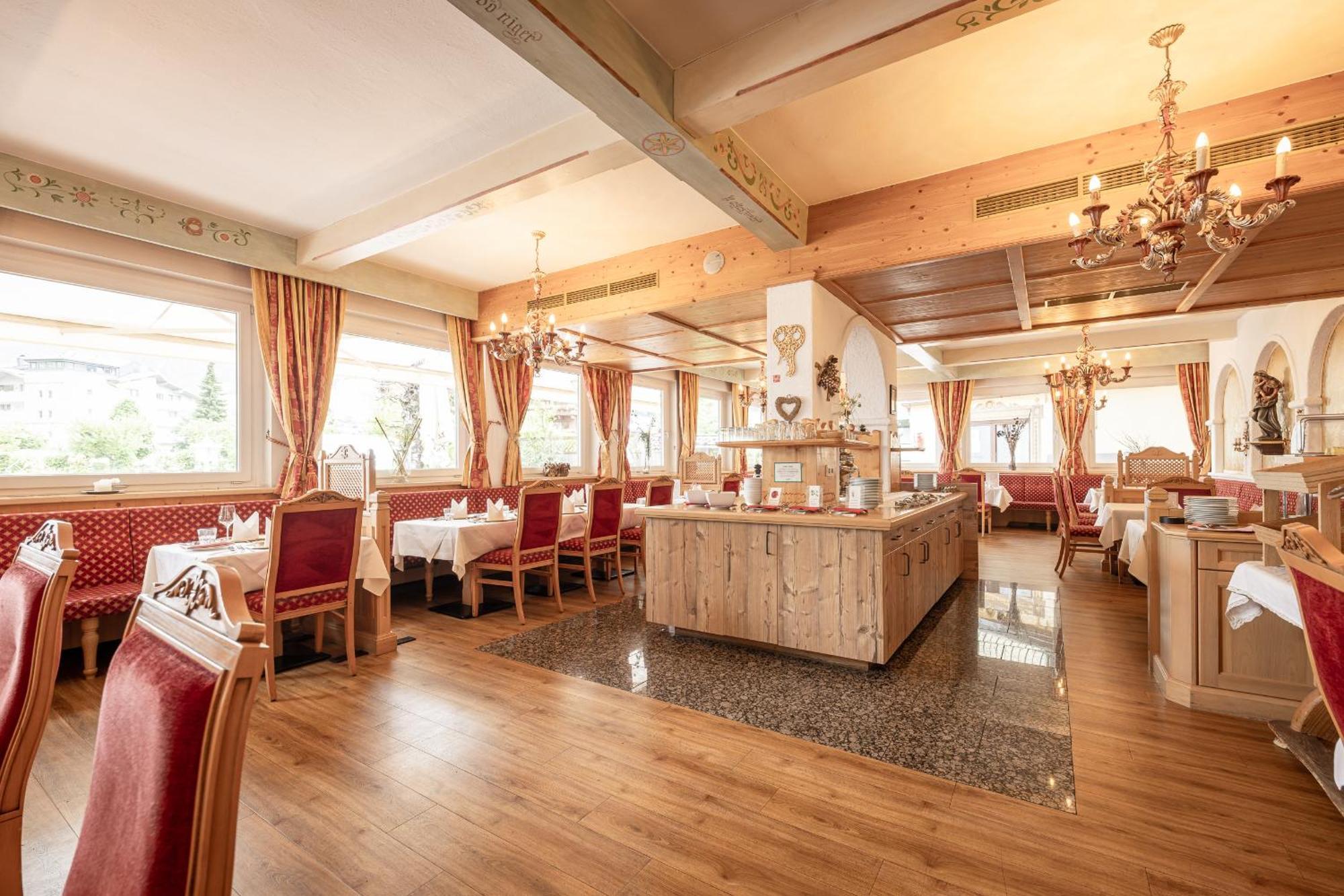 Hotel Berghof นอยชติฟ อิม ชตูไปทัล ภายนอก รูปภาพ