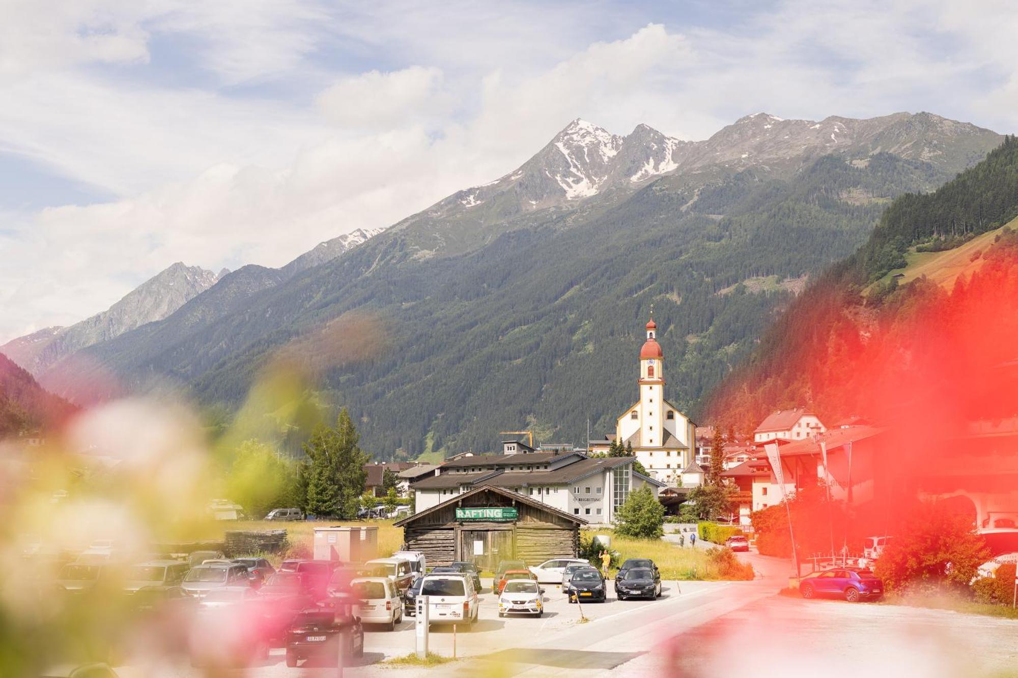 Hotel Berghof นอยชติฟ อิม ชตูไปทัล ภายนอก รูปภาพ