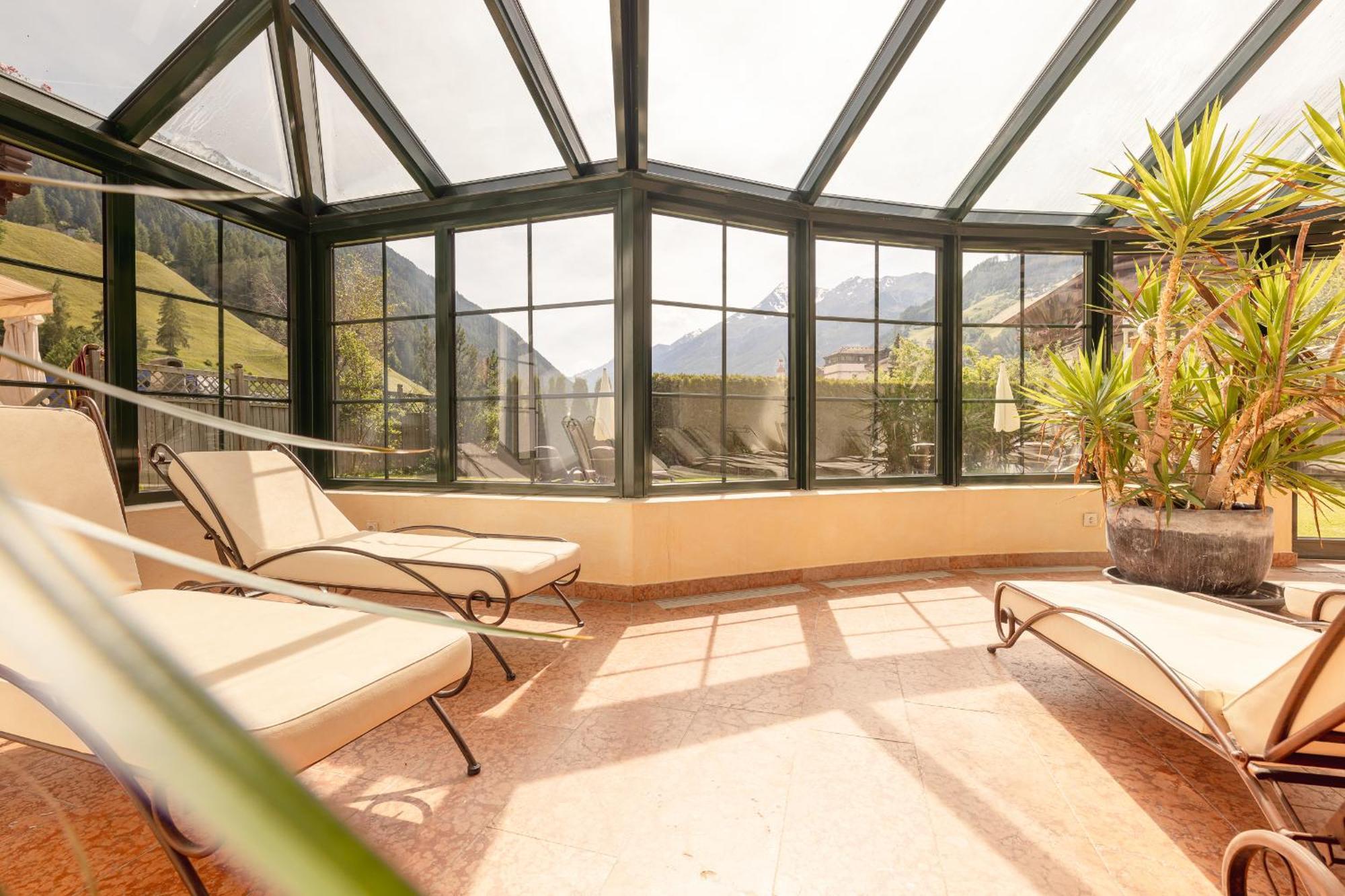 Hotel Berghof นอยชติฟ อิม ชตูไปทัล ภายนอก รูปภาพ