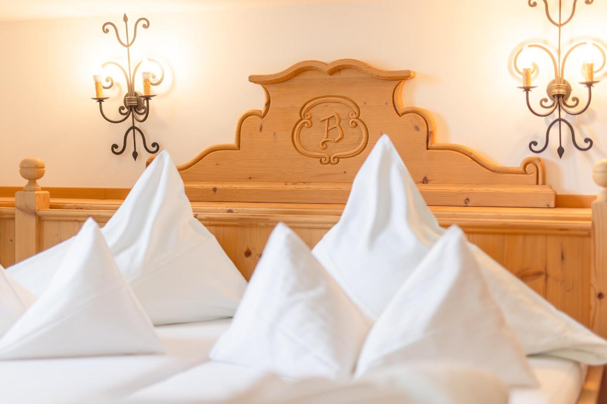 Hotel Berghof นอยชติฟ อิม ชตูไปทัล ภายนอก รูปภาพ