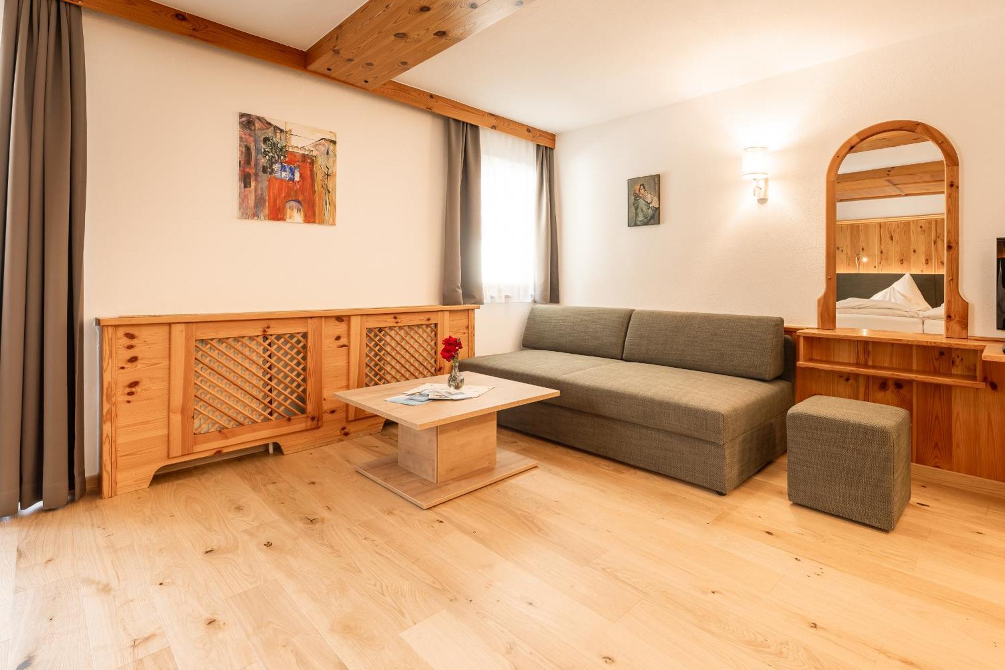 Hotel Berghof นอยชติฟ อิม ชตูไปทัล ภายนอก รูปภาพ
