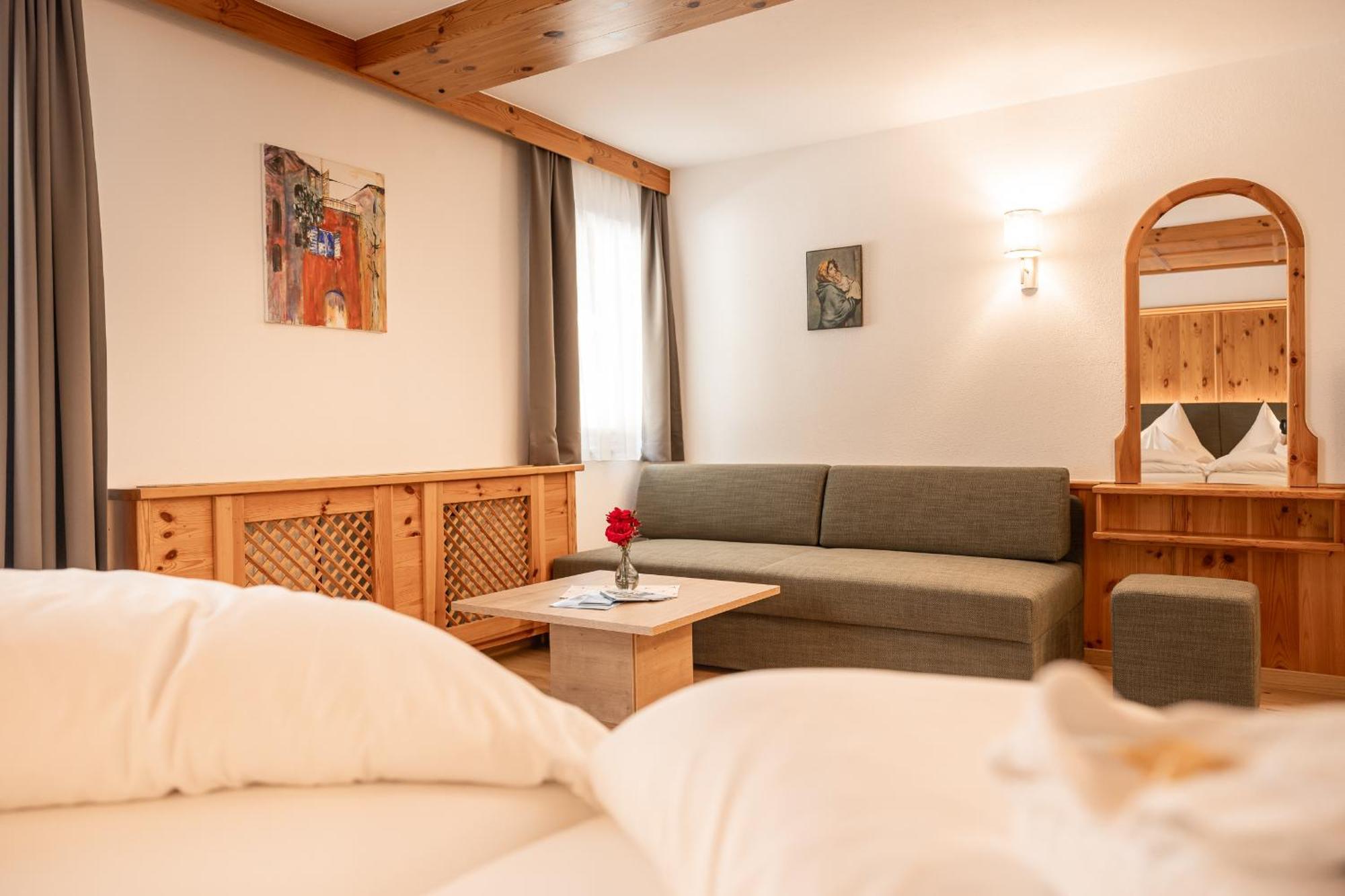 Hotel Berghof นอยชติฟ อิม ชตูไปทัล ภายนอก รูปภาพ
